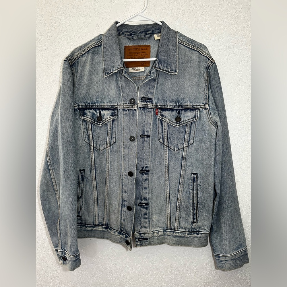 Levi’s light blue Denim Trucker Jacket size Medium.